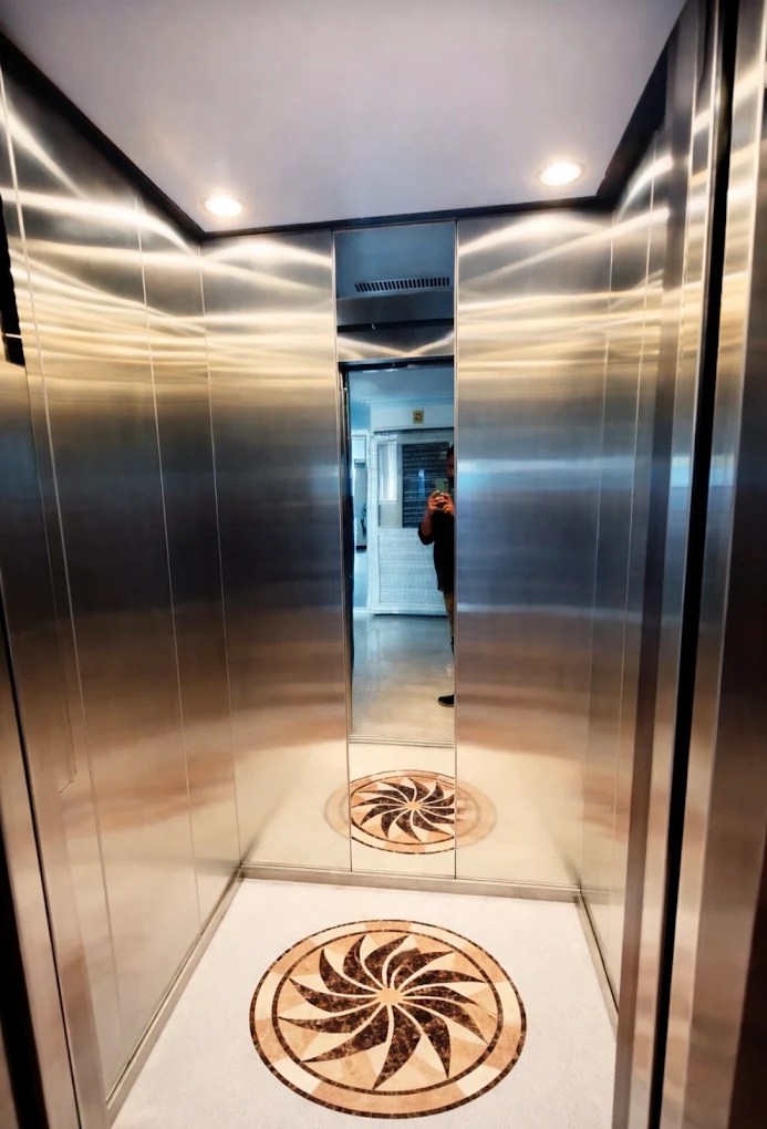 Lift at Xion 16 Men’s PG, Siruseri SIPCOT